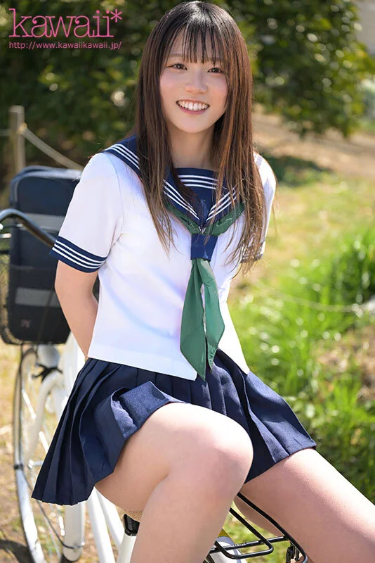 アイドル級のルックス&圧倒的な透明感を誇る20歳のスレンダー人妻